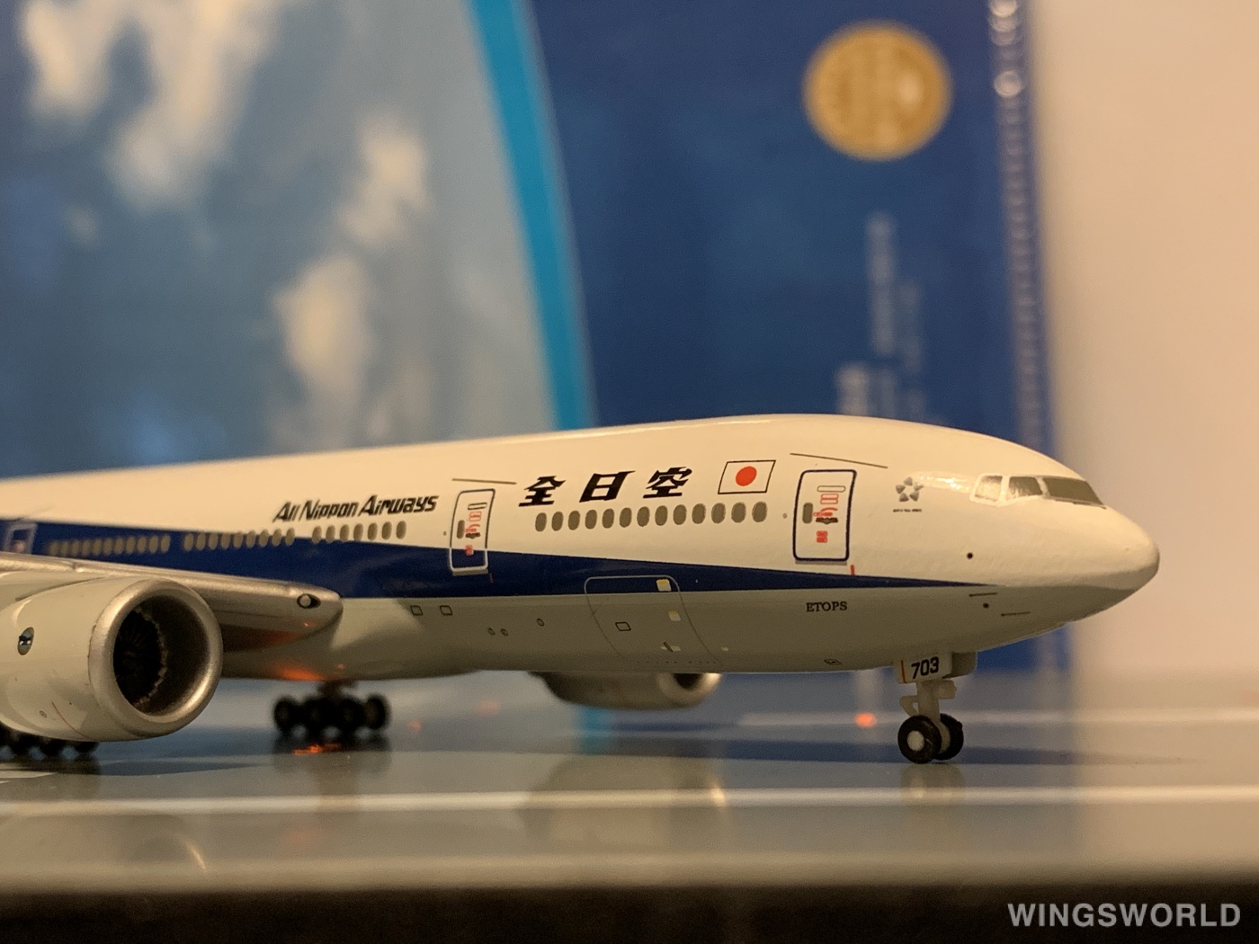 Hogan 1:400 Boeing 777-200 ANA 全日空NH40023 JA703A 的照片