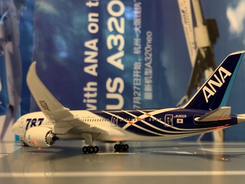 Hogan 1:400 Boeing 787-8 ANA 全日空NH40063 JA802A 的相册- 飞机模型