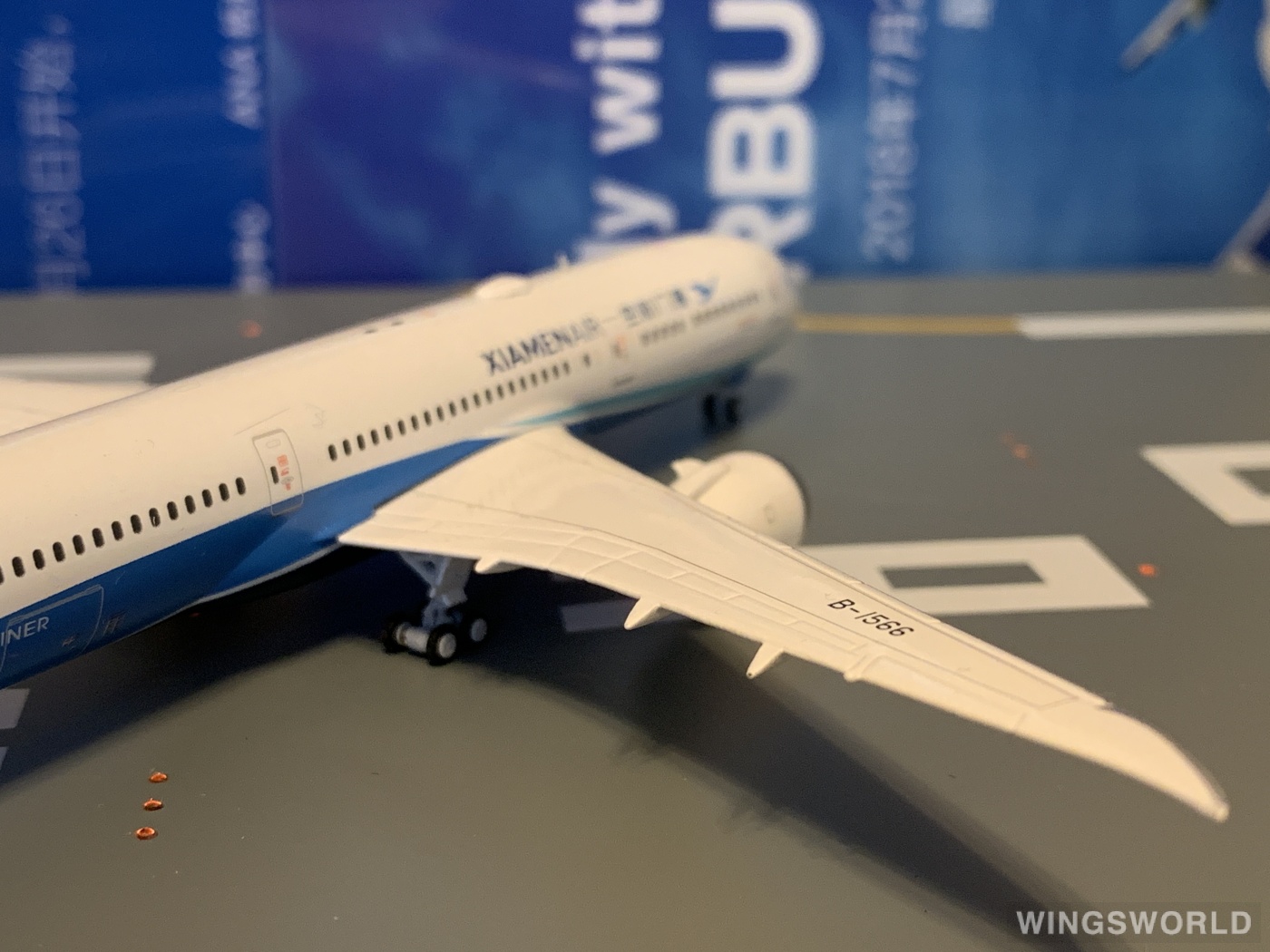 JC Wings 1:400 LH4038 XiamenAir 厦门航空 Boeing 787-9 B-1566