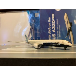 Boeing 波音公司 Boeing 787-10 N528ZC  XX4112 JC Wings 1:400