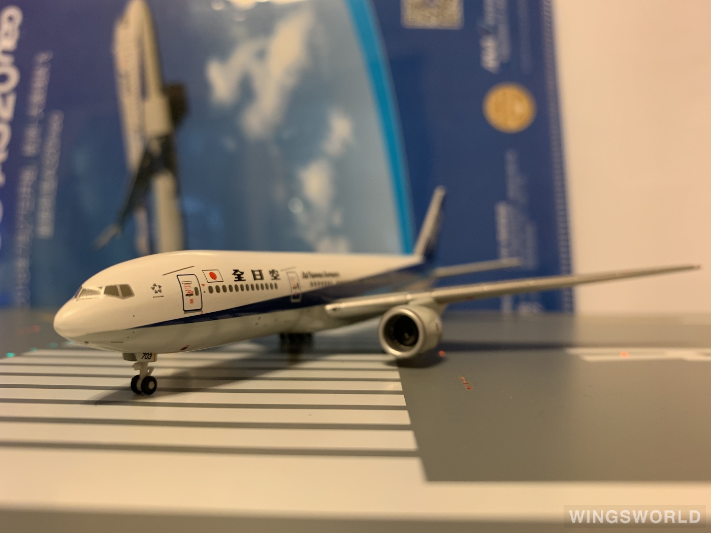 Hogan 1:400 Boeing 777-200 ANA 全日空NH40023 JA703A 的照片