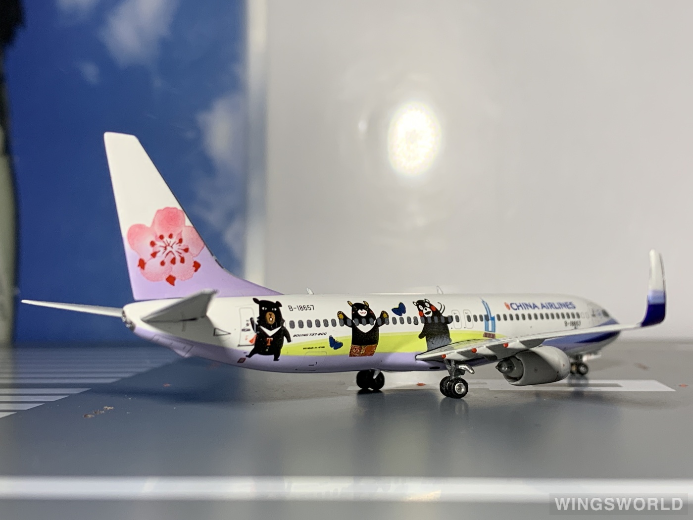 Phoenix 1:400 PH04142 China Airlines 中华航空 Boeing 737-800 B-18657