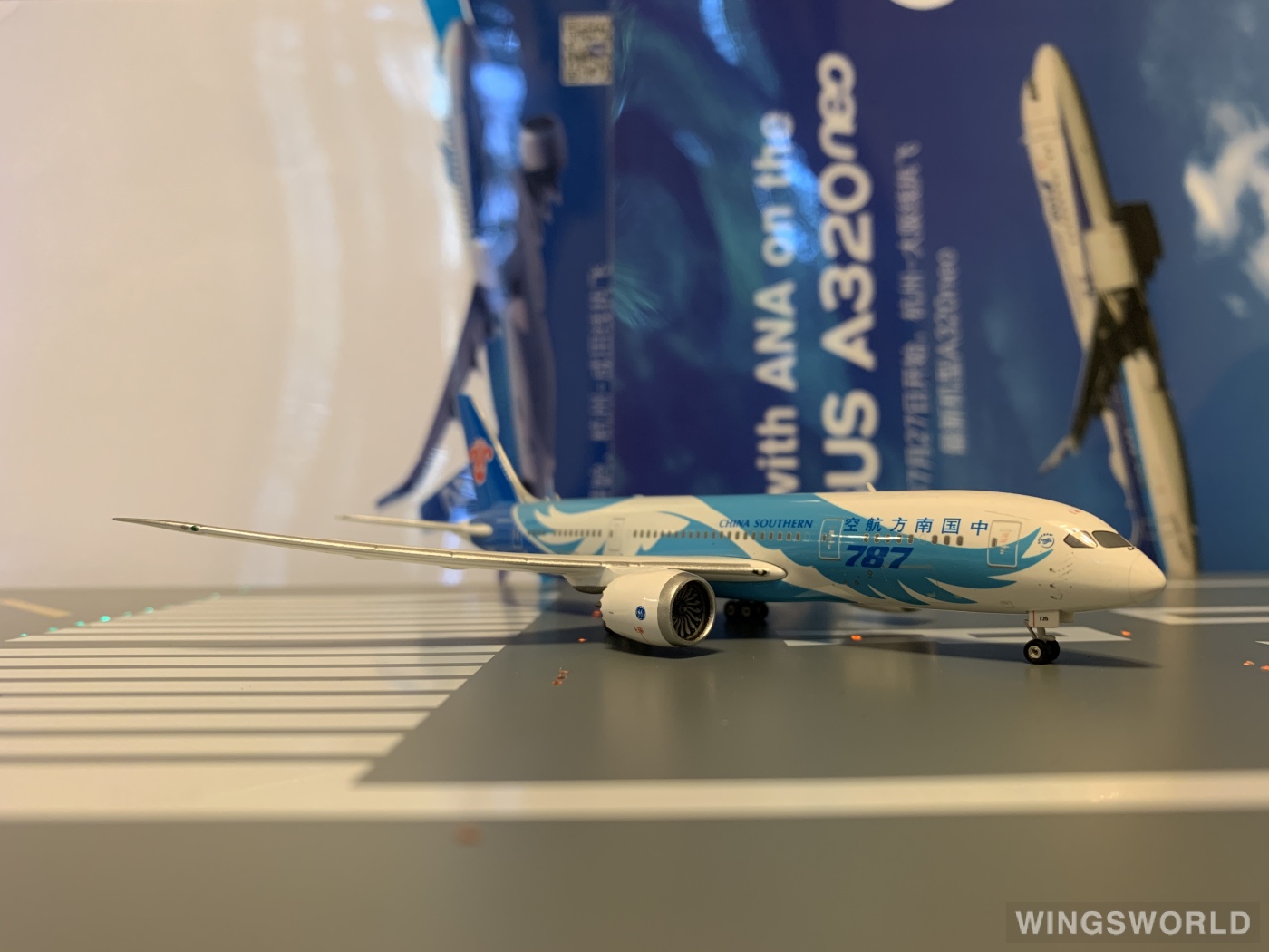 Phoenix 1:400 PH11222 China Southern 中国南方航空 Boeing 787-8 B-2735