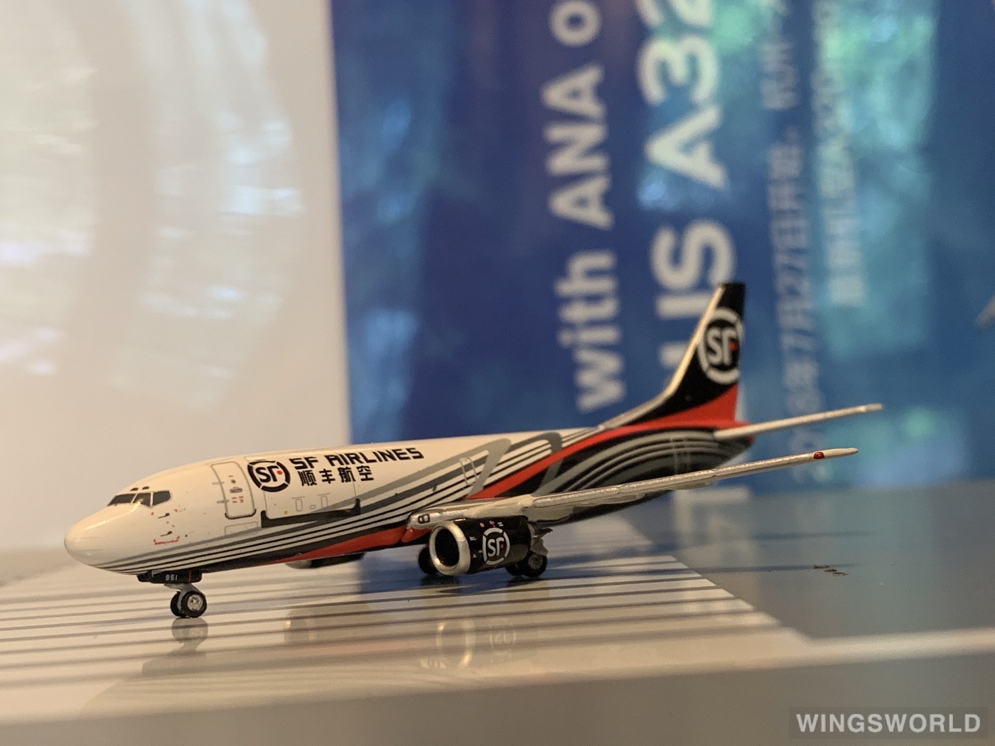 Phoenix 1:400 PH10784 SF Airlines 顺丰航空 Boeing 737-300 B-2951