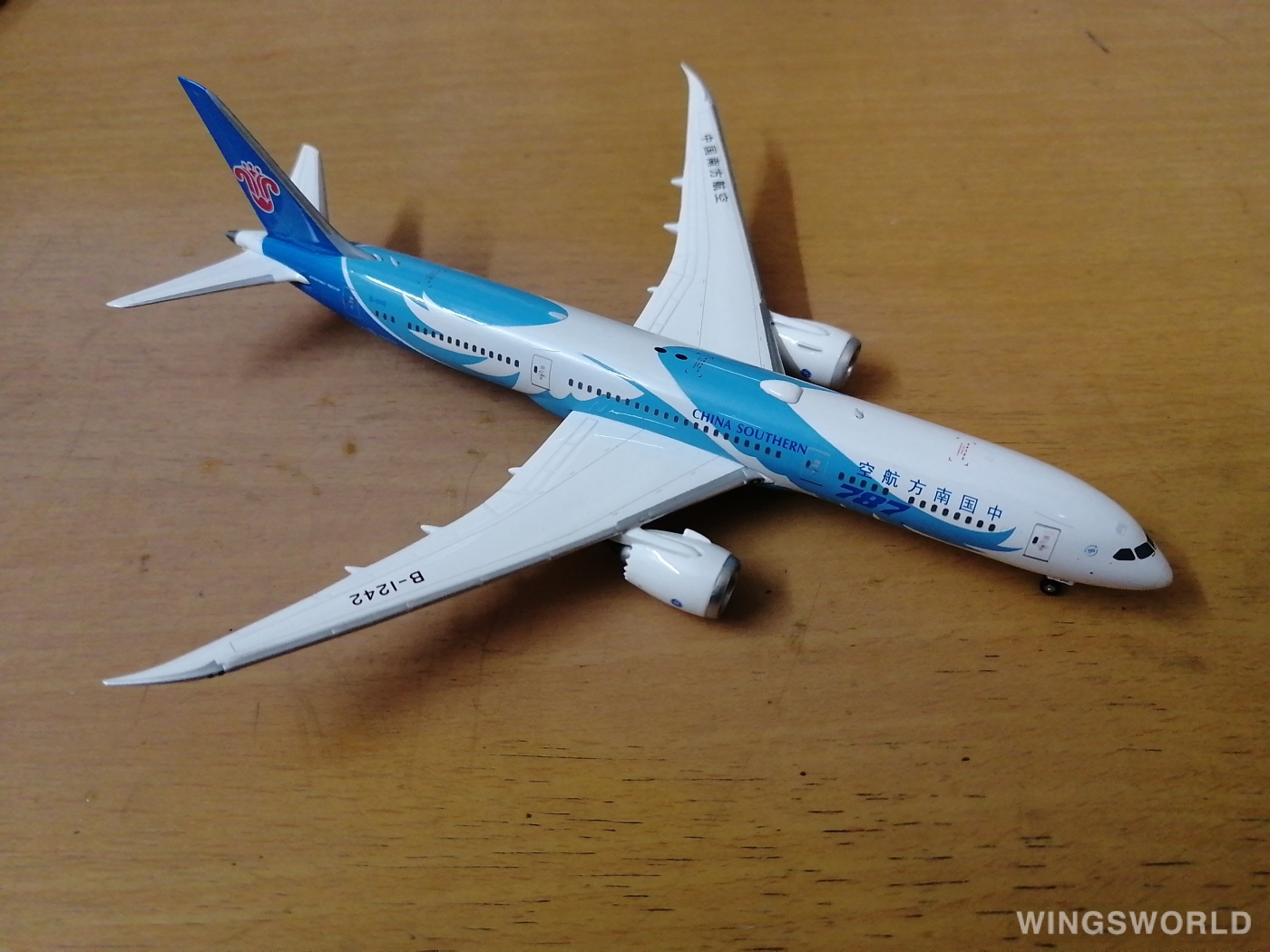 Phoenix 1:400 PH11467 China Southern 中国南方航空 Boeing 787-9 B-1242