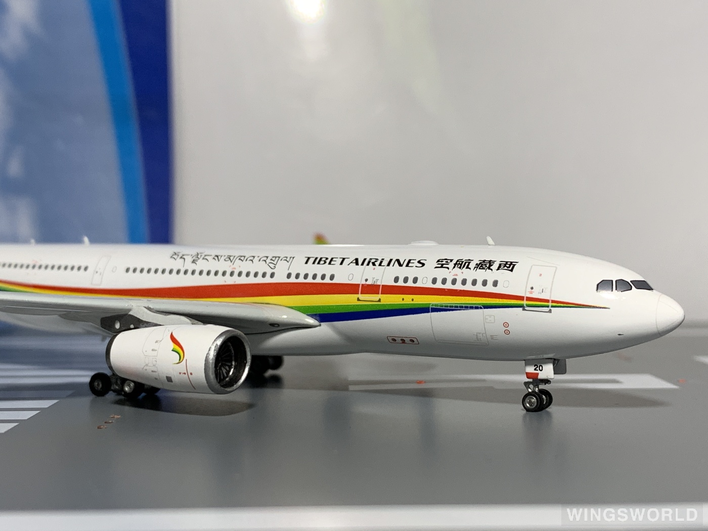 Phoenix 1:400 PH11275 Tibet Airlines 西藏航空 Airbus A330-200 B-8420