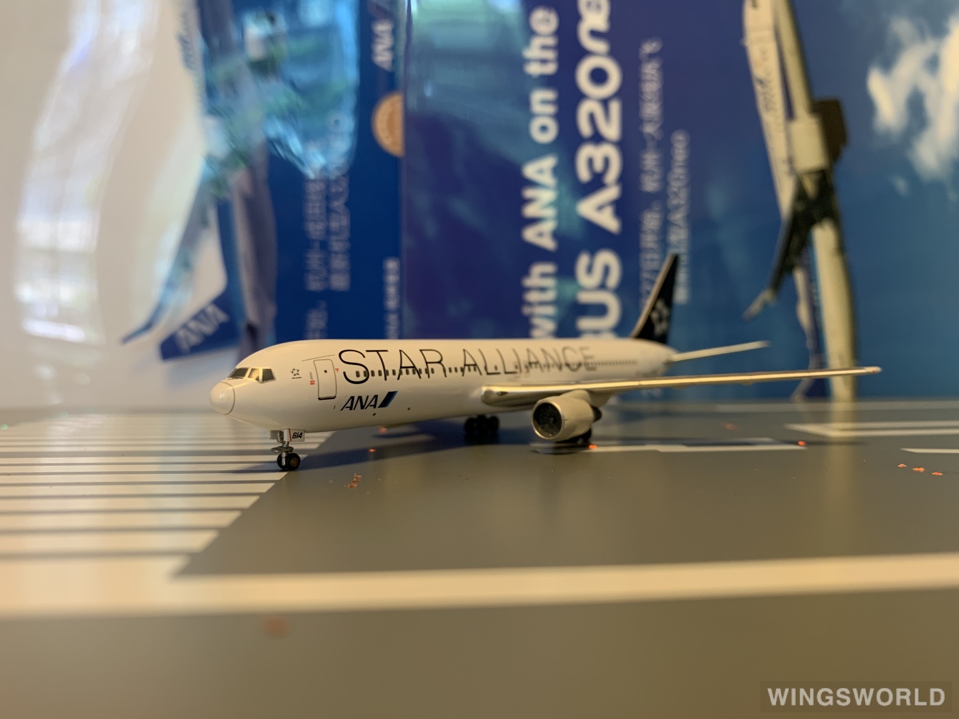 Apollo 1:400 A13111 ANA 全日空 Boeing 767-300 JA614A