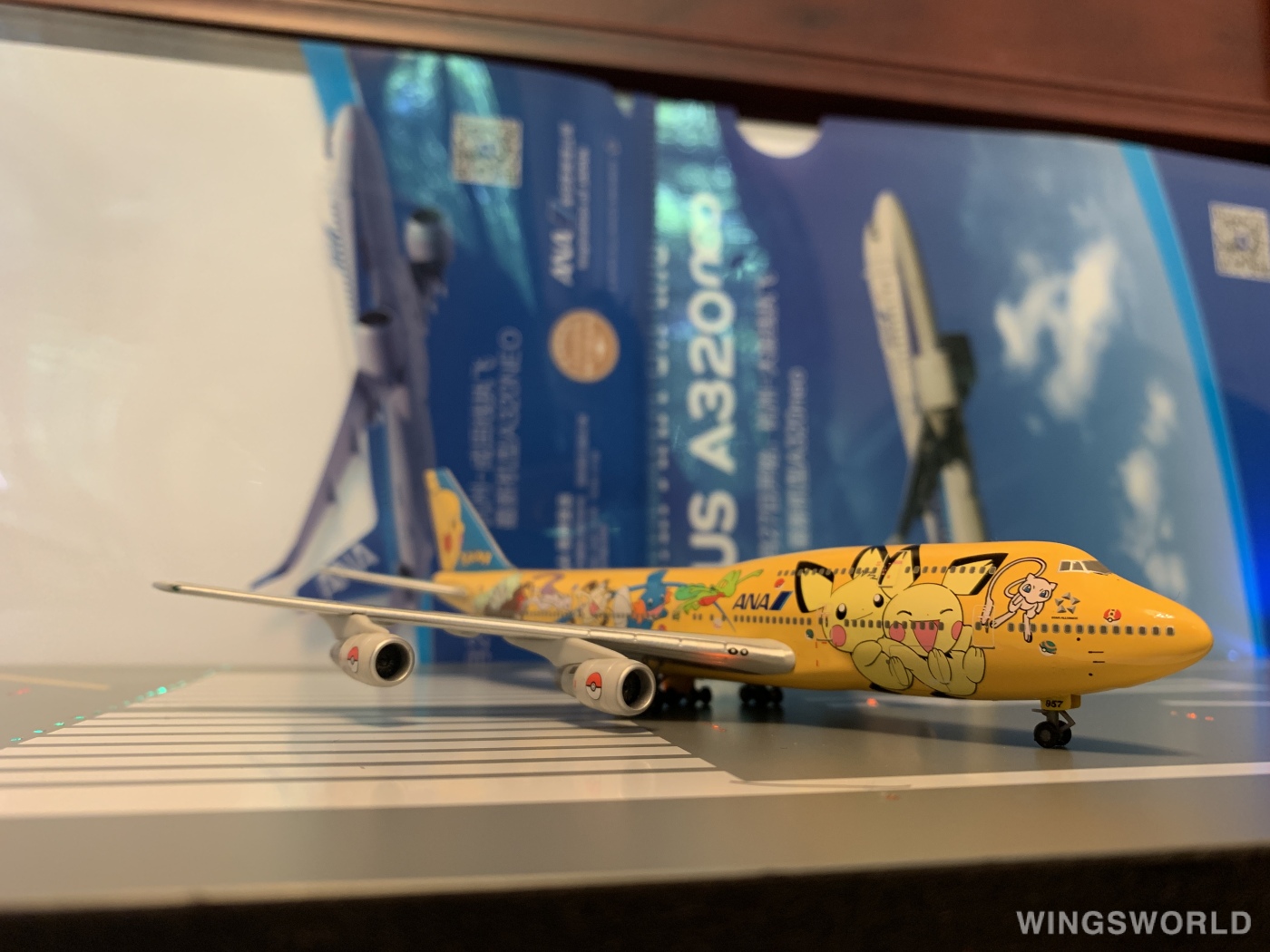 Hogan 1:400 NH40010 ANA 全日空 Boeing 747-400 JA8957