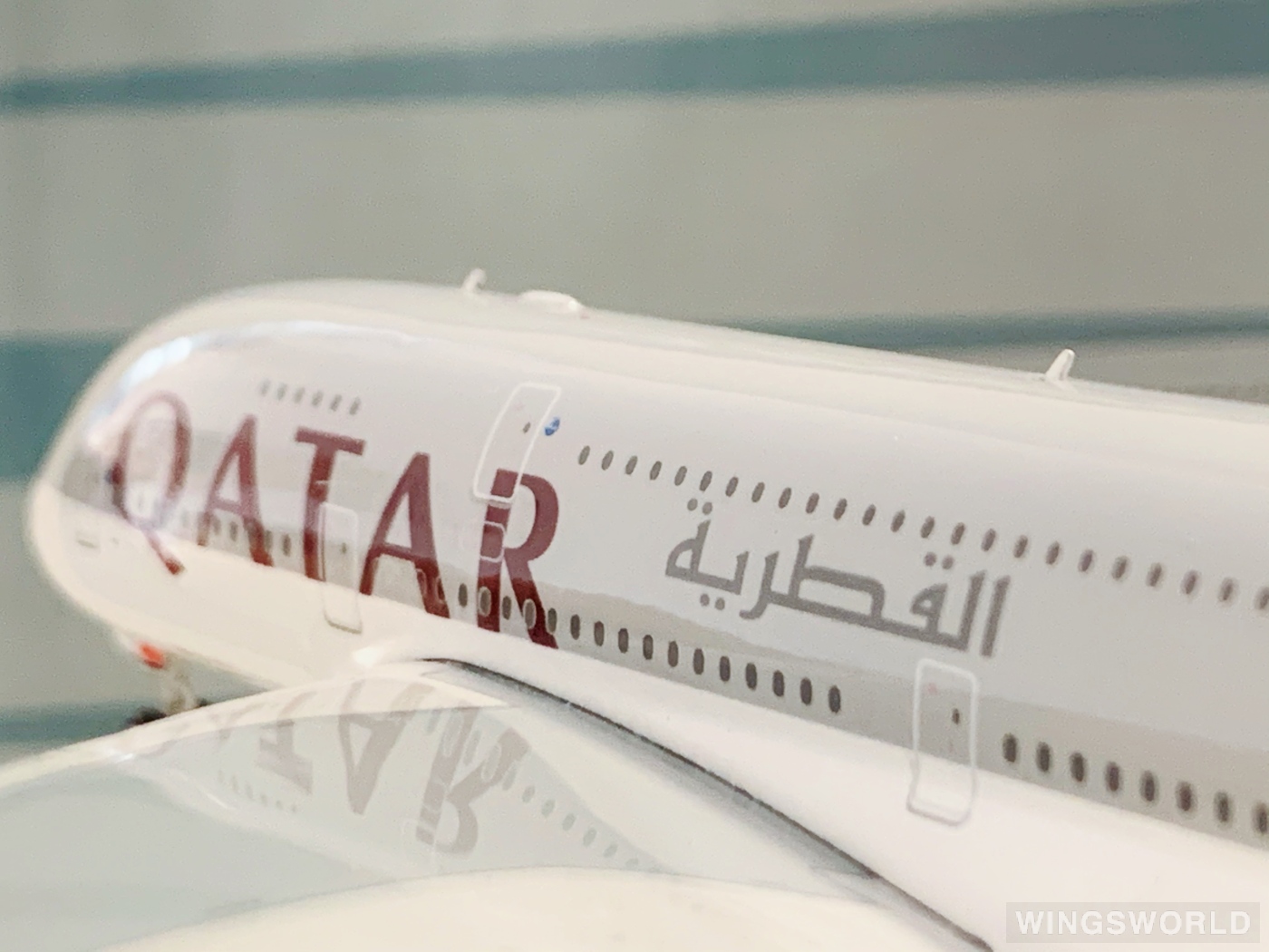 Phoenix 1:400 PH10907 Qatar 卡塔尔航空 Airbus A380-800 A7-APA