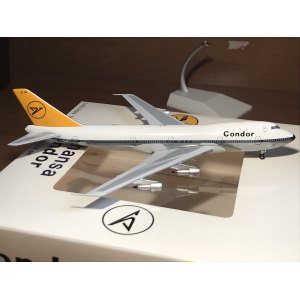 Condor 神鹰航空 Boeing 747-200 D-ABYF 1970s colors. Model 5 in a set of 6. With a set of Lufthansa GSE. BB4-2005-XX Big Bird 1:400