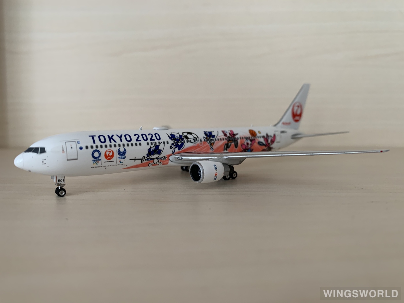Phoenix 1:400 PH04307 Japan Airlines 日本航空 Boeing 767-300 JA601J