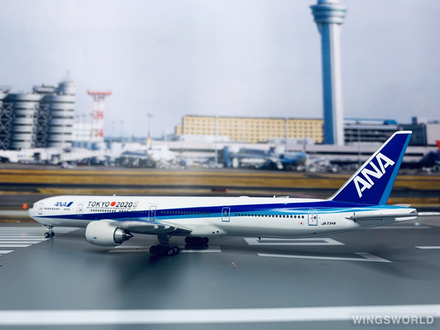 Phoenix 1:400 PH11049 ANA 全日空 Boeing 777-300 JA734A