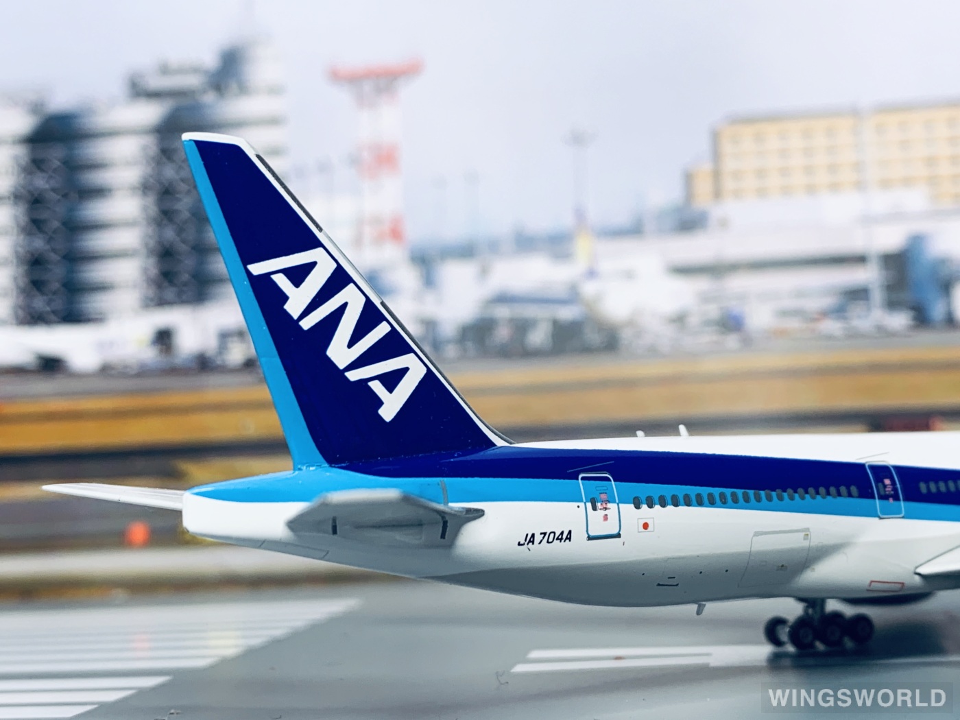 Phoenix 1:400 PH11118 ANA 全日空 Boeing 777-200 JA704A