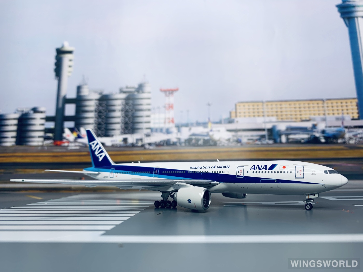 Phoenix 1:400 PH11118 ANA 全日空 Boeing 777-200 JA704A