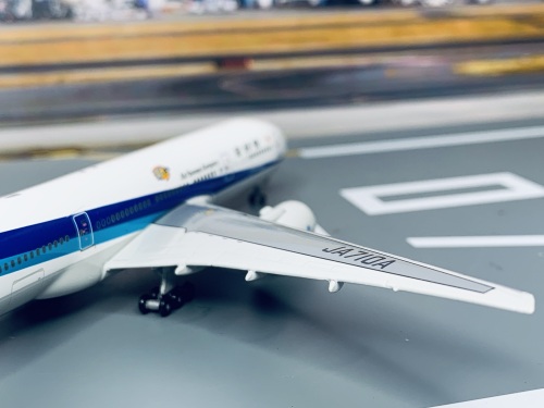 Phoenix 1:400 Boeing 777-200 ANA 全日空PH10072 JA710A 1990s