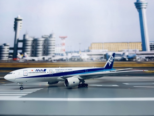 Phoenix 1:400 Boeing 777-200 ANA 全日空PH11118 JA704A 2003s colors