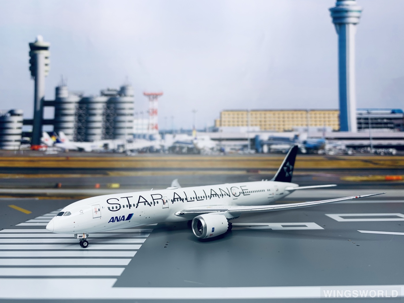 Phoenix 1:400 PH04237 ANA 全日空 Boeing 787-9 JA899A