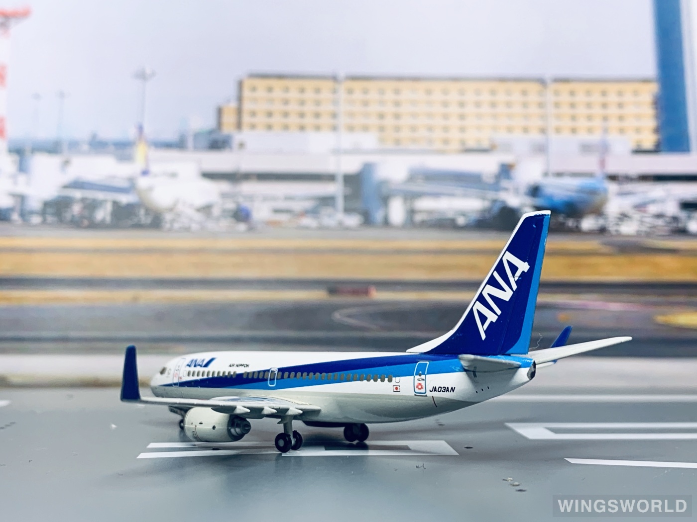 Hogan 1:400 NH40030 ANA 全日空 Boeing 737-700 JA03AN