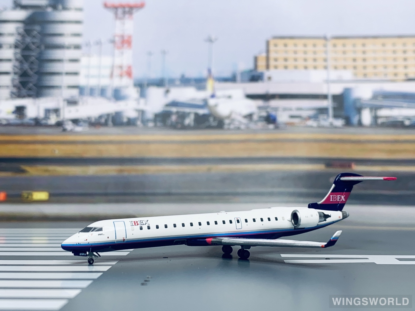 Geminijets 1:400 FW40005 IBEX Airlines 伊别克斯航空 Bombardier CRJ700 JA05RJ