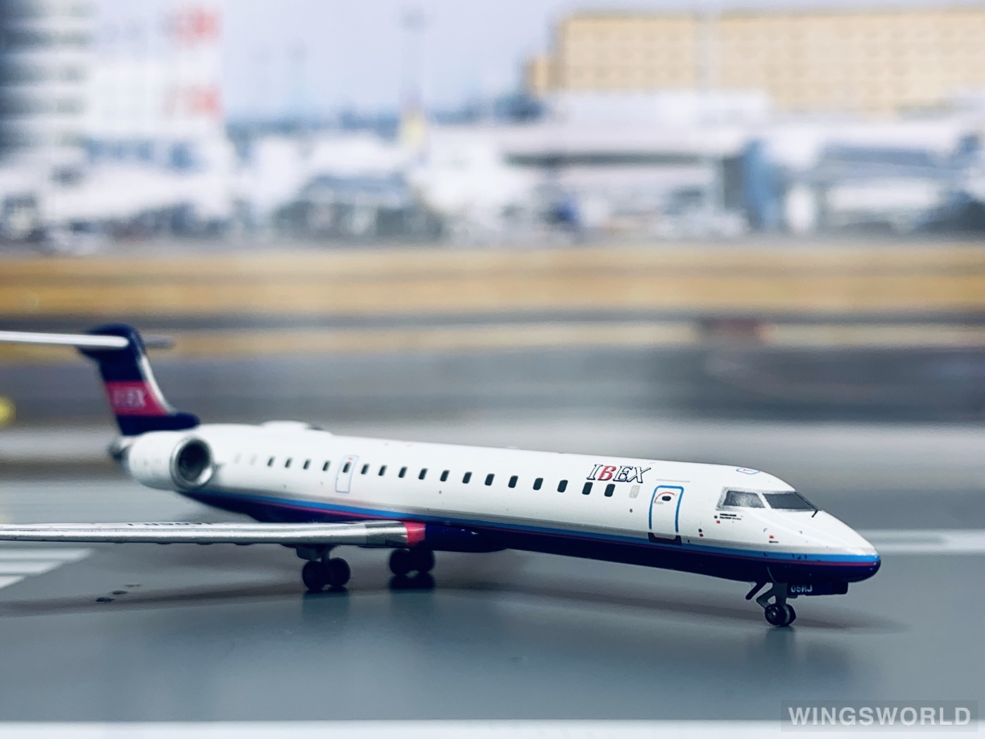 Geminijets 1:400 FW40005 IBEX Airlines 伊别克斯航空 Bombardier CRJ700 JA05RJ