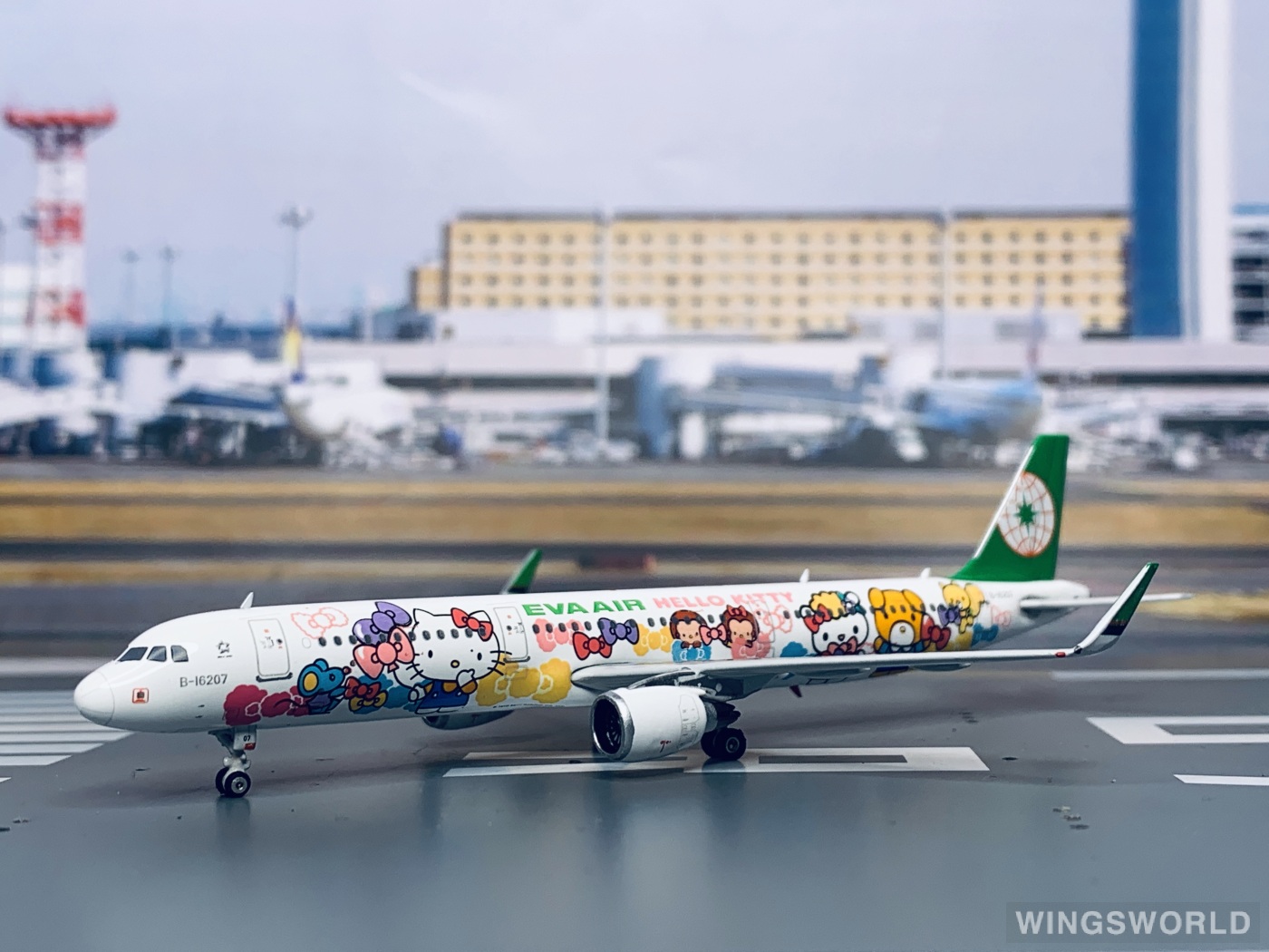 Phoenix 1:400 PH04143 EVA Air 长荣航空 Airbus A321 B-16207