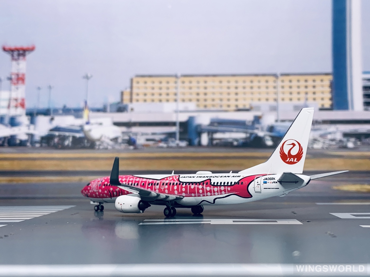JC Wings 1:400 EW4738002 Japan Airlines 日本航空 Boeing 737-800 JA06RK