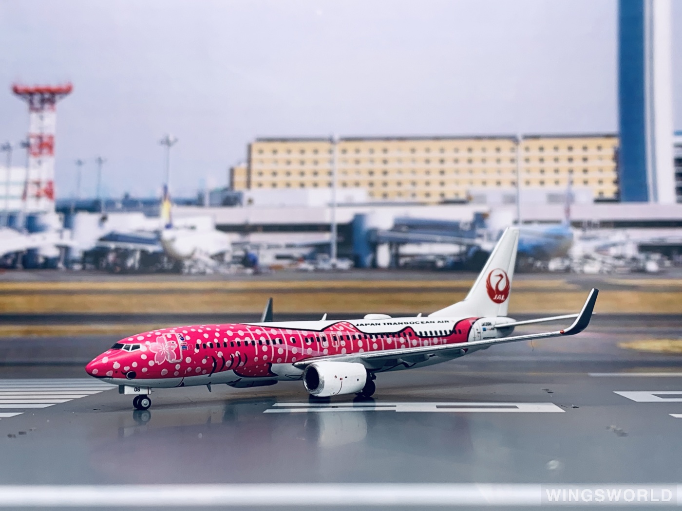 JC Wings 1:400 EW4738002 Japan Airlines 日本航空 Boeing 737-800 JA06RK