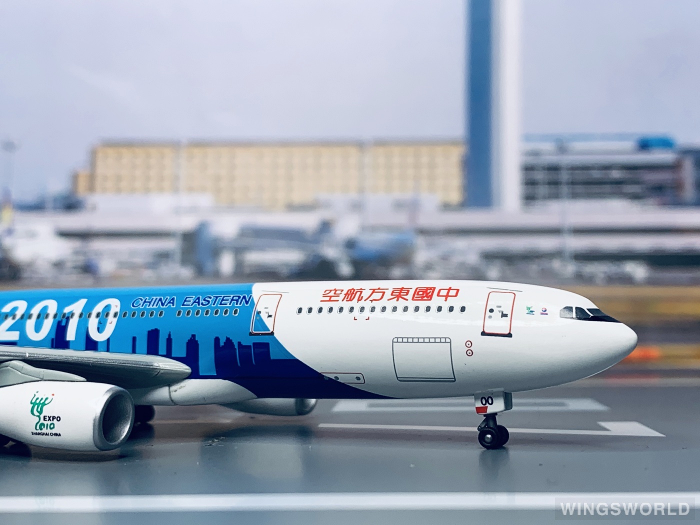 Dragon Models 1:400 56229 China Eastern 中国东方航空 Airbus A330-300 B-6100