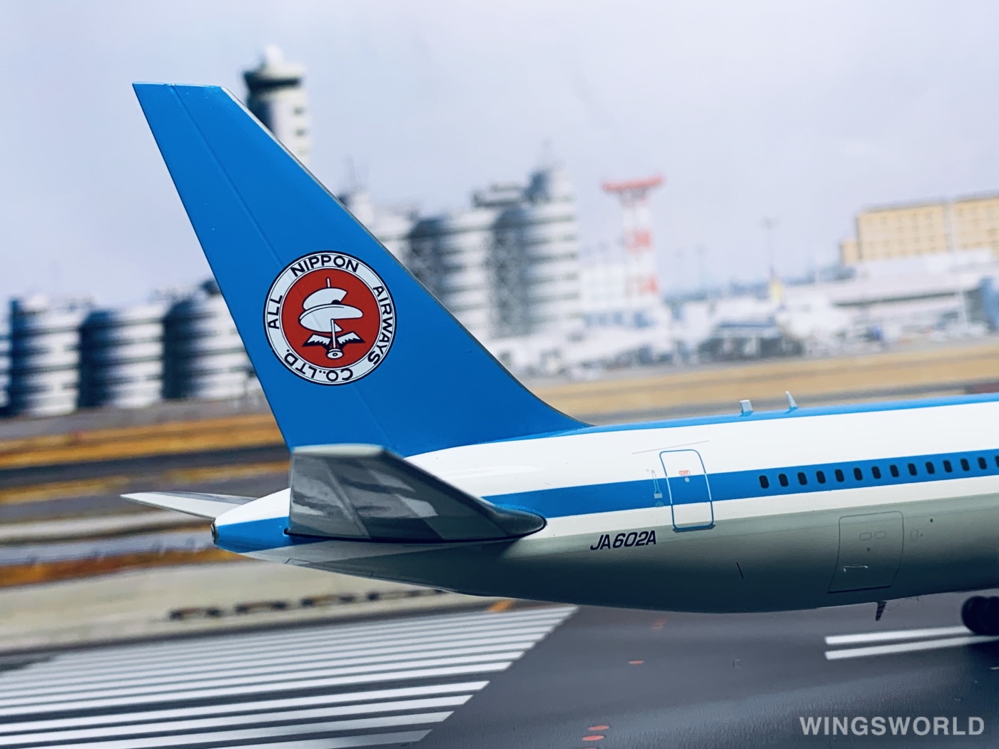 ANA Boeing 767-300 モデル JA602A File:ANA retrojet JA602A.jpg - Wikipedia