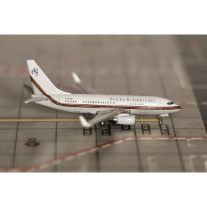 Boeing 波音公司 Boeing 737-700 N737BZ  GJBBJ375 Geminijets 1:400