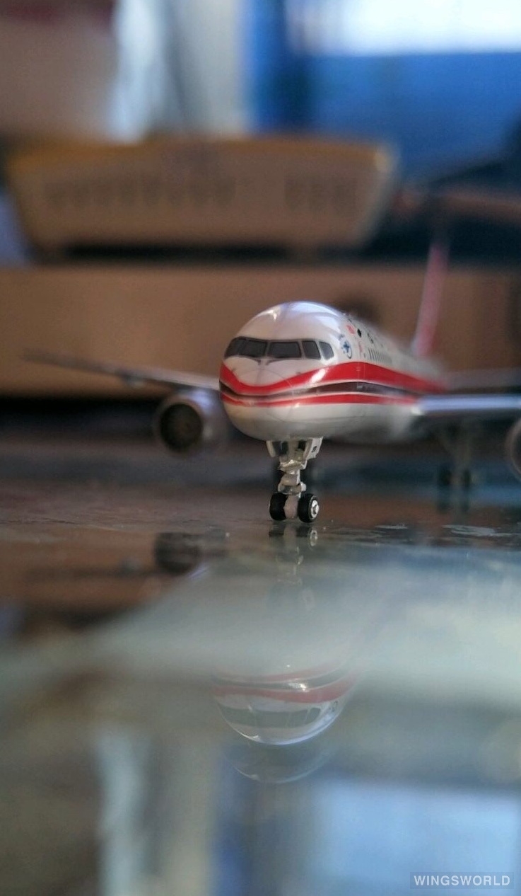 NGmodels 1:400 NG53109 Shanghai Airlines 上海航空 Boeing 757-200 B-2876
