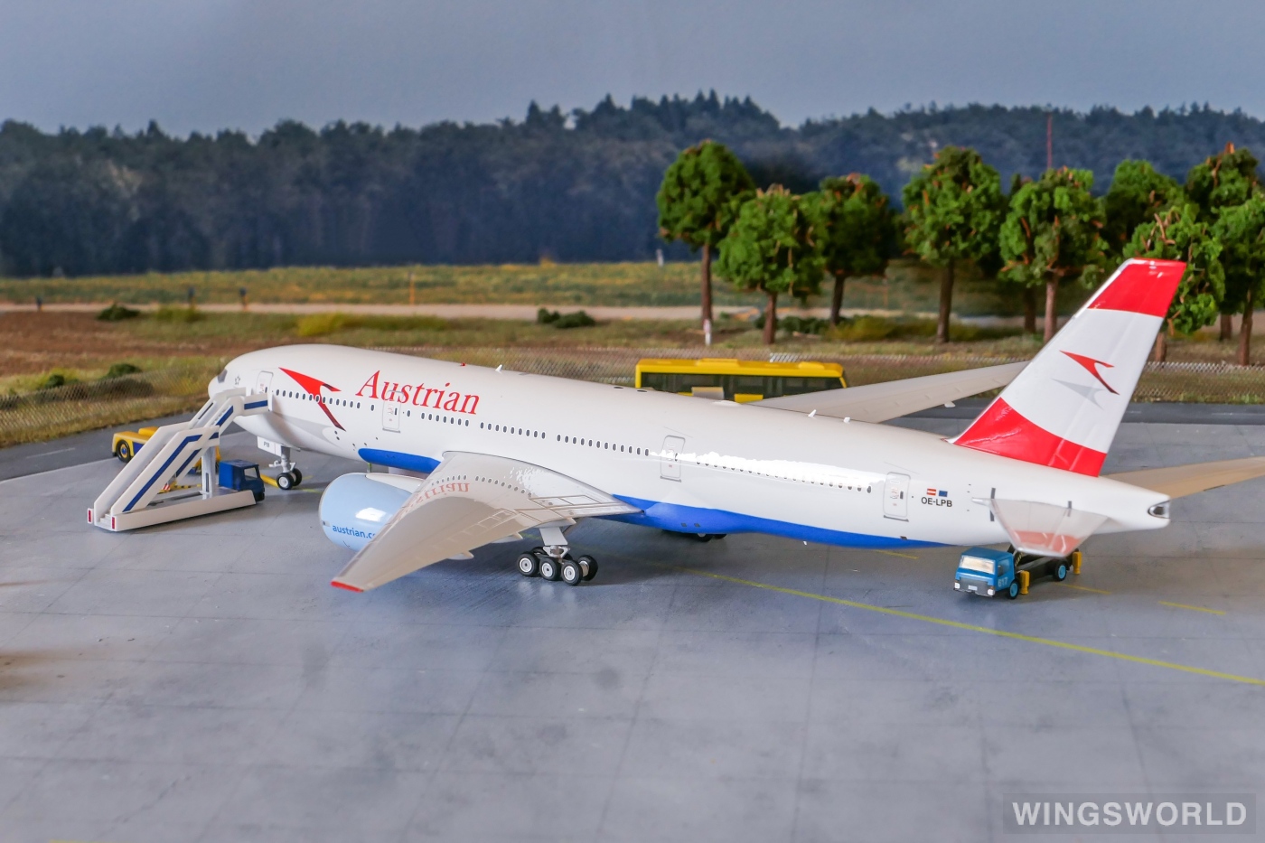 Phoenix 1:200 PH200028 Austrian Airlines 奥地利航空 Boeing 777-200 OE-LPB