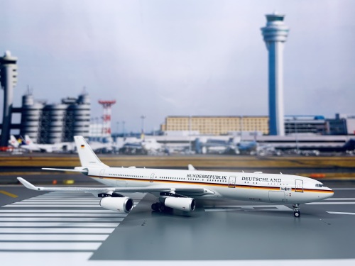 Luftwaffe 德国空军 Airbus A340-300 16+01 政府专机 19028 Pandamodel 1:400
