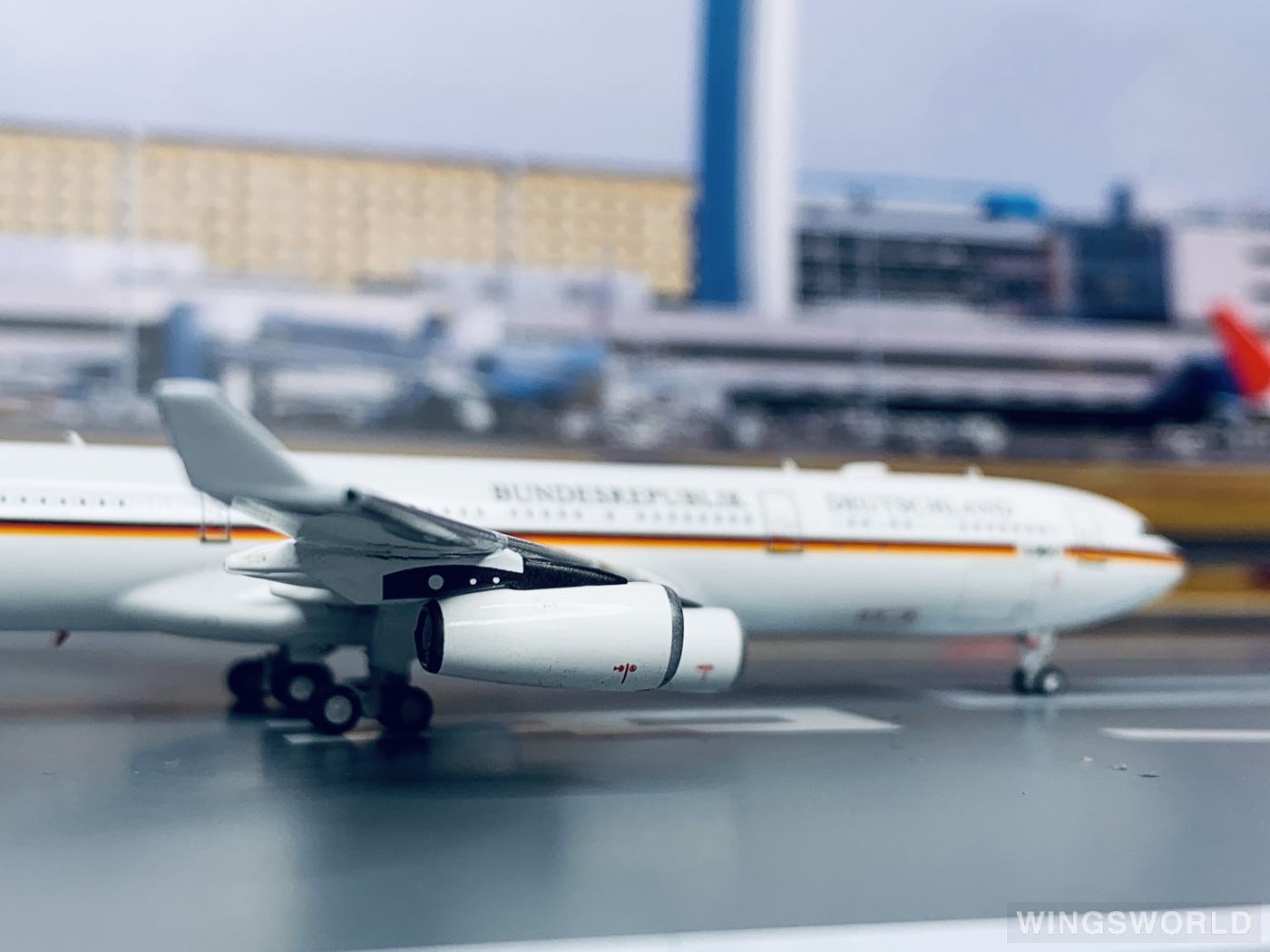 Pandamodel 1:400 19028 Luftwaffe 德国空军 Airbus A340-300 16+01