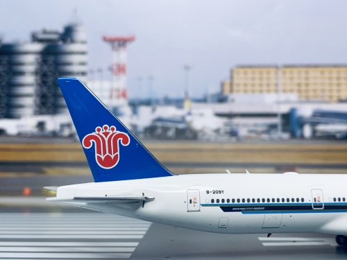 Phoenix China 中華航空 B777-300ER Amazon.com: Phoenix China Airlines Dream Painting for Boeing