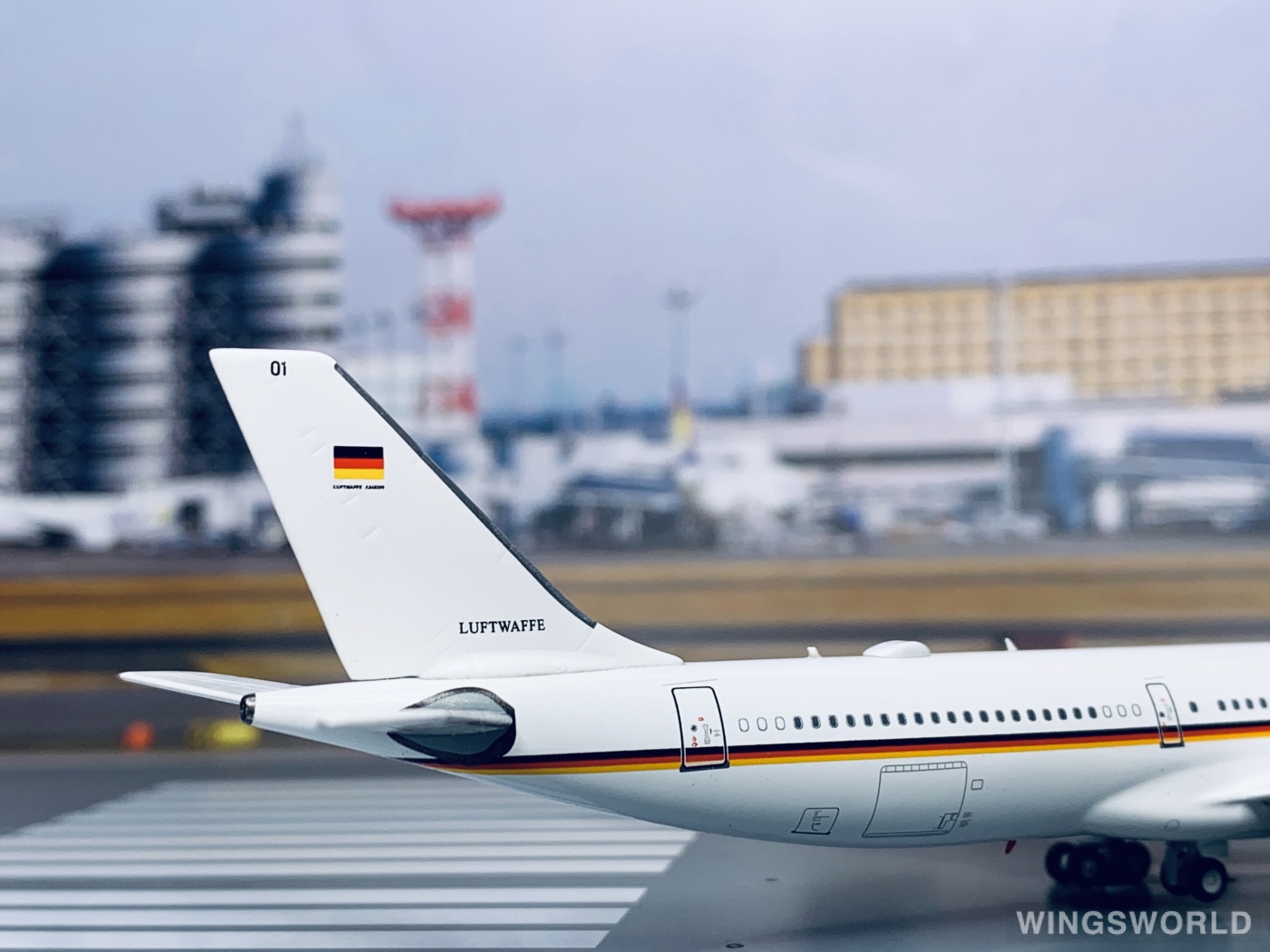 Pandamodel 1:400 19028 Luftwaffe 德国空军 Airbus A340-300 16+01