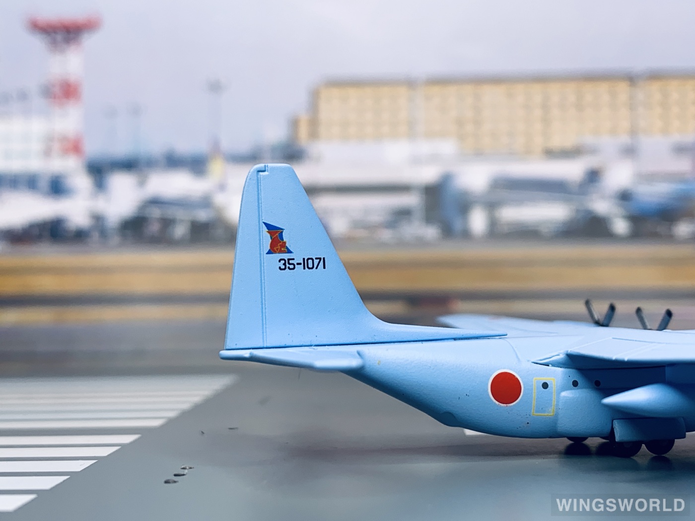 Dragon Models 1:400 55722 JASDF 日本航空自卫队 Lockheed C-130 Hercules 35-1071