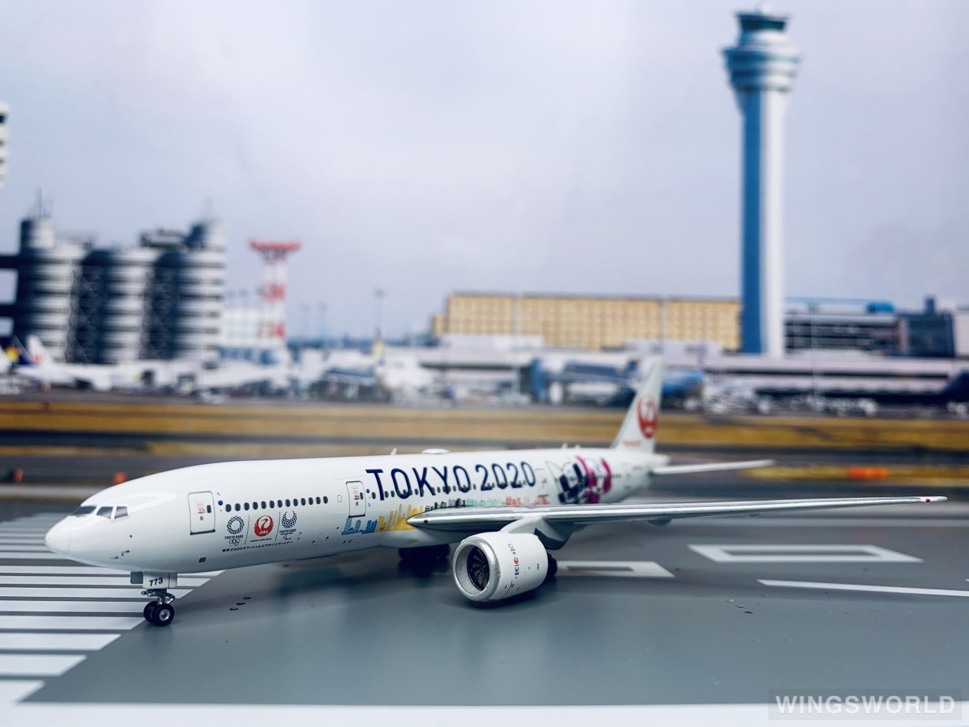 Phoenix 1:400 PH04275 Japan Airlines 日本航空 Boeing 777-200 JA773J