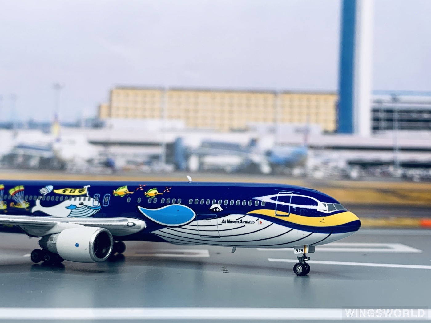 Phoenix 1:400 PH10765 ANA 全日空 Boeing 767-300 JA8579