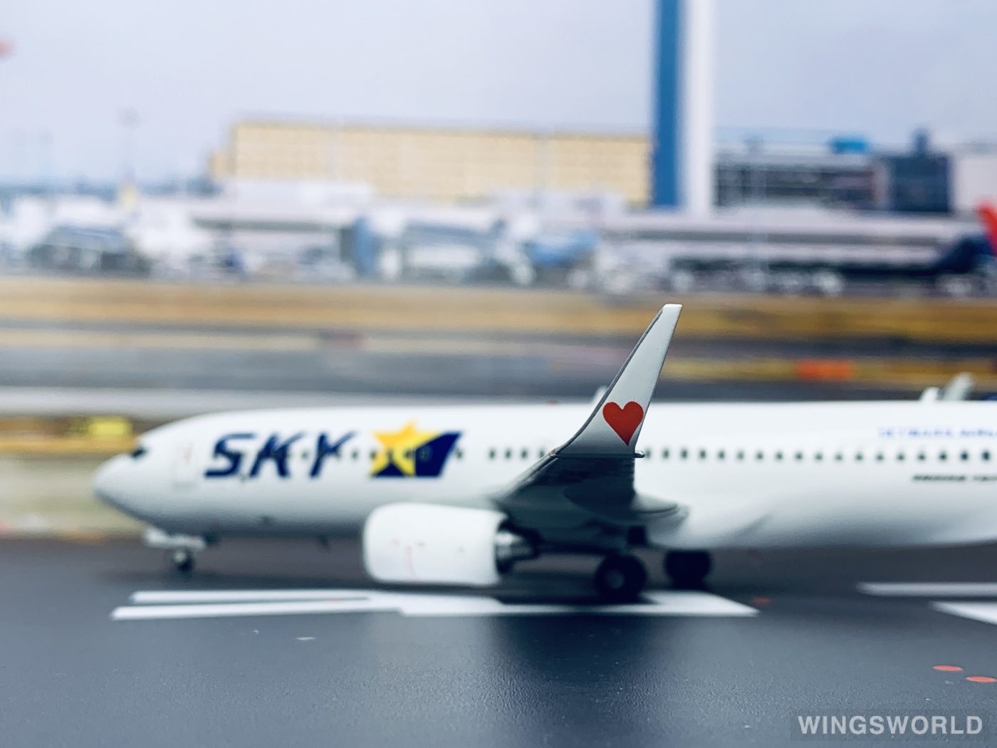 Geminijets 1:200 G2SKY669 Skymark Airlines 天马航空 Boeing 737-800 JA73NX