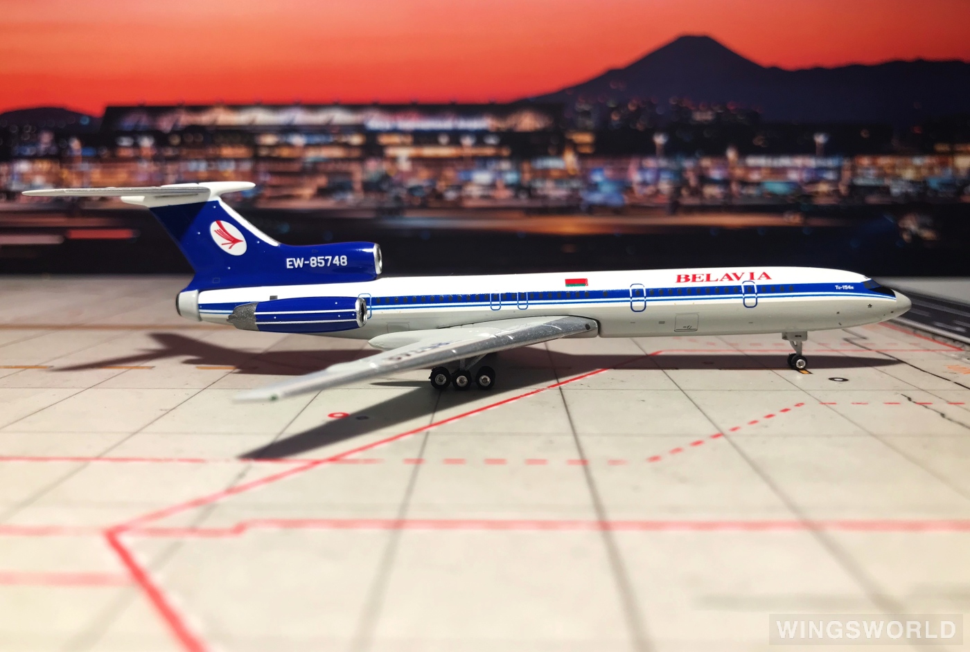 Phoenix 1:400 PH11004 Belavia 白俄罗斯航空 Tupolev Tu-154 EW-85748