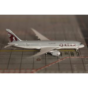 Qatar 卡塔尔航空 Boeing 787-8 A7-BCY 2010s colors. With 