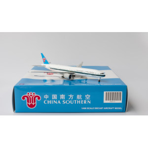 China Southern 中国南方航空 Boeing 777-300 B-7185  XX4111 JC Wings 1:400