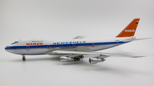 Viasa 委内瑞拉国际航空 Boeing 747-200 N749WA 1970s colors. With polished belly and rolling gears. IF7420217BP Inflight200 1:200
