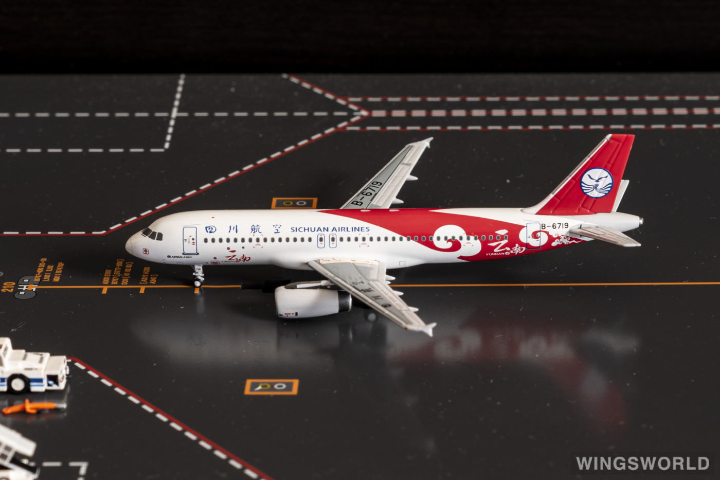 Pandamodel 1:400 PMB6719 Sichuan Airlines 四川航空 Airbus A320 B-6719