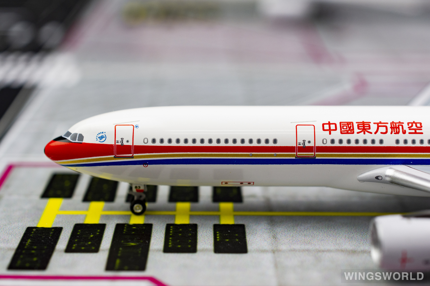 AeroClassics 1:400 AC4B6083 China Eastern 中国东方航空 Airbus A330-300 B-6083