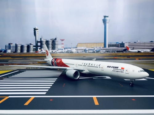 1/200 ホーガン B777-300ER 中国国際航空 中仏国交50周年塗装 1/200 ホーガン B777-300ER 中国国際航空 中仏国交50周年塗装