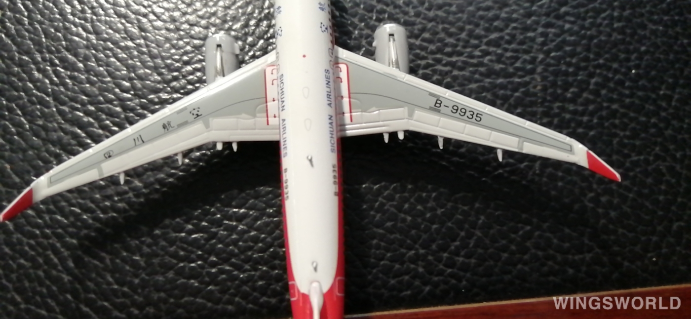 Phoenix 1:400 PH10810 Sichuan Airlines 四川航空 Airbus A320 B-9935