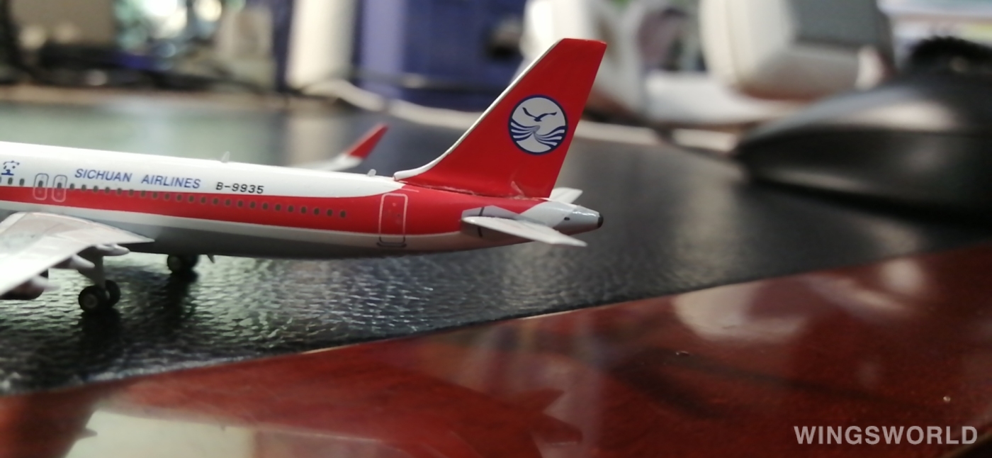 Phoenix 1:400 PH10810 Sichuan Airlines 四川航空 Airbus A320 B-9935