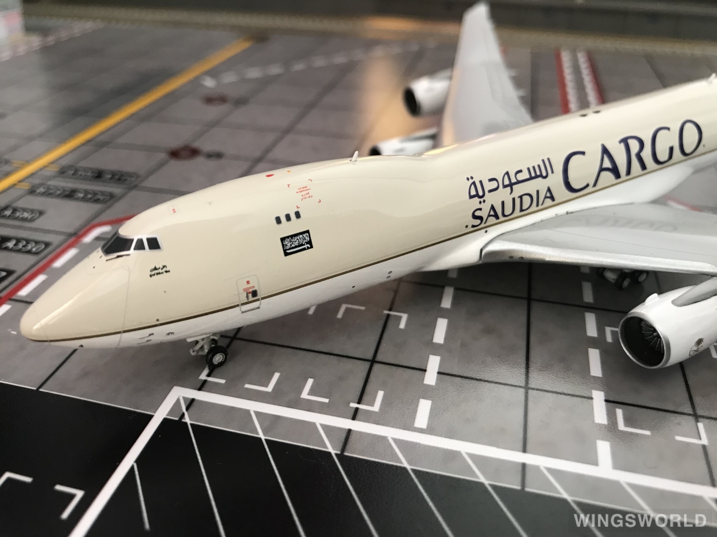 Geminijets 1:400 GJSVA1555 Saudia 沙特阿拉伯航空 Boeing 747-8F HZ-AI4